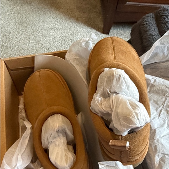 Bombas Women's Tan Slippers - Picture 3 of 3